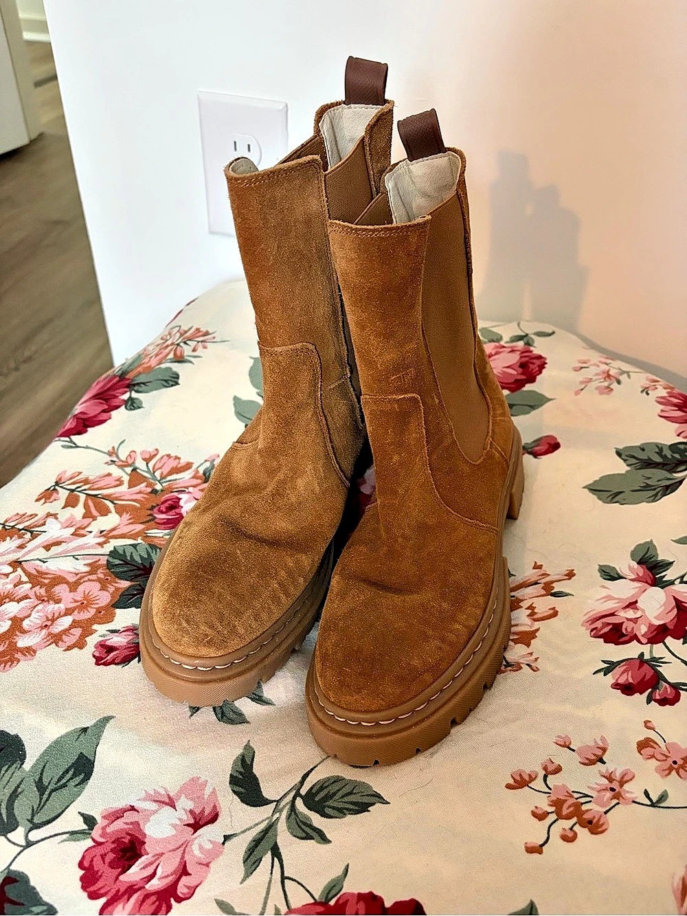 Bullboxer Nadia Suede Chelsea Boots Brown Lug Sole Women’s 6.5 EU 37